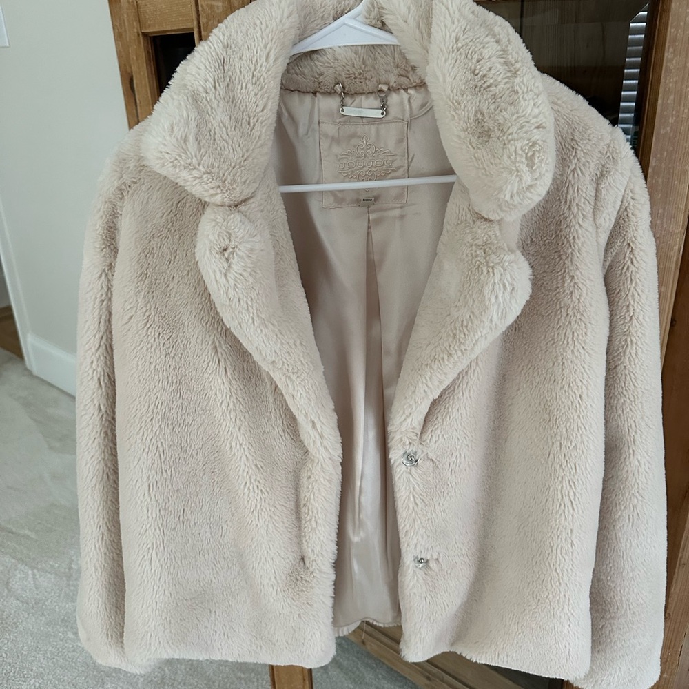 Luxurious Cream Faux Fur Jacket